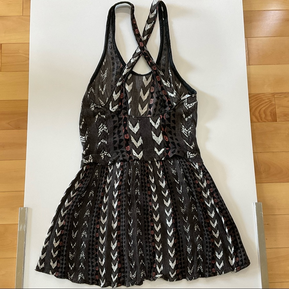 Aritzia Wilfred Knit Sleeveless Mini Dress Aztec Print Size S - Picture 2 of 12